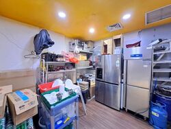 East Village (D16), Retail #539132481